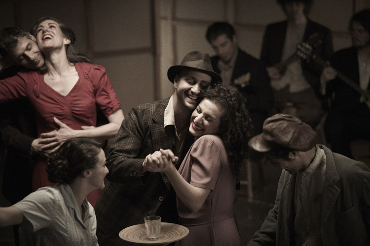 Cast of Cafe Rebetika